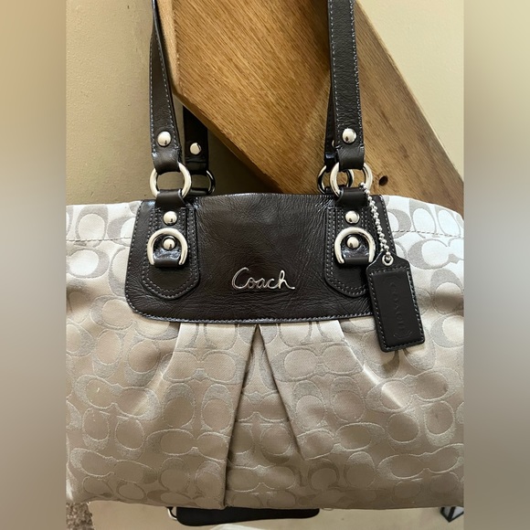 Coach Like New Condition - Picture 2 of 7